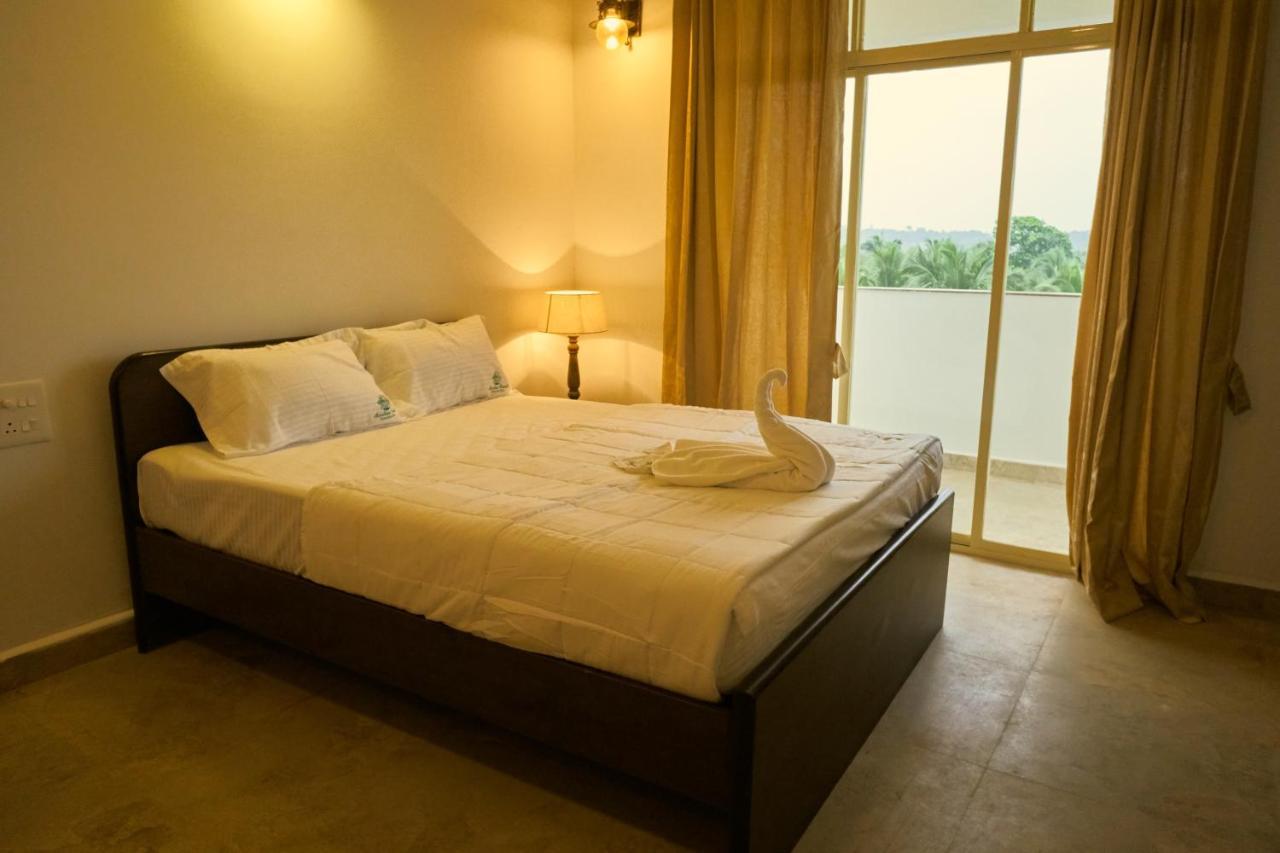 Hotel Martins Crest Patnem Beach Esterno foto